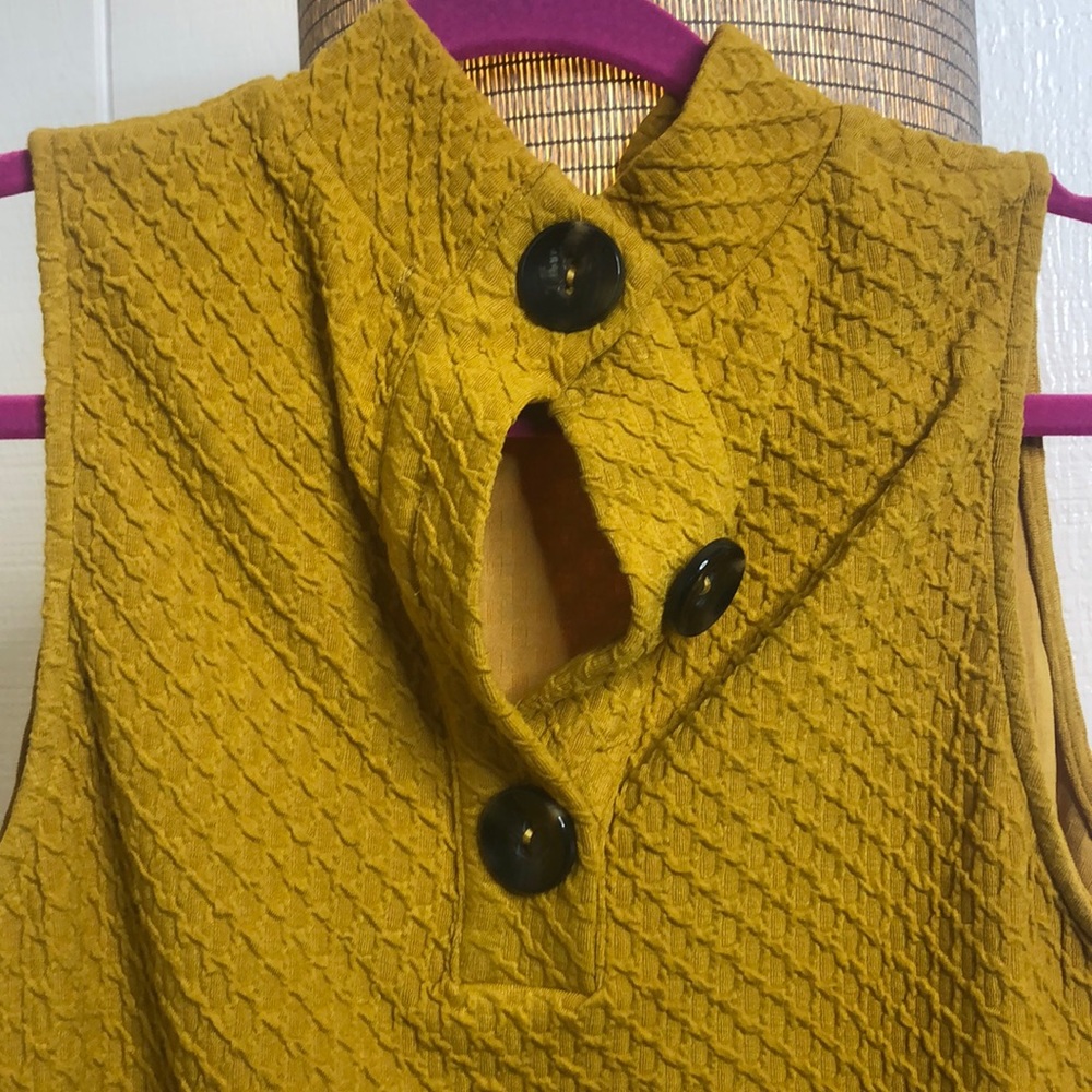 🔆Eri & Ali Mustard Yellow Blouse🔆 - Picture 3 of 4